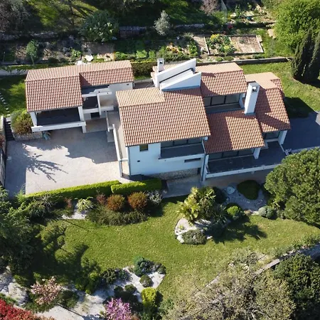 빌라 Carla House With Hot Tub And Beautiful Garden Ičići