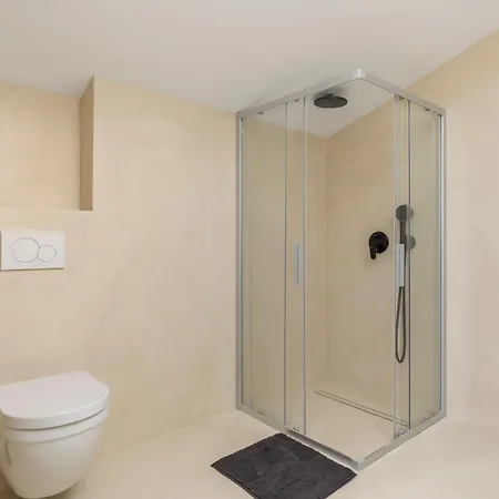 빌라 Carla House With Hot Tub And Beautiful Garden Ičići