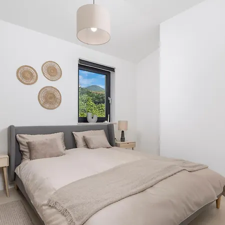 빌라 Carla House With Hot Tub And Beautiful Garden