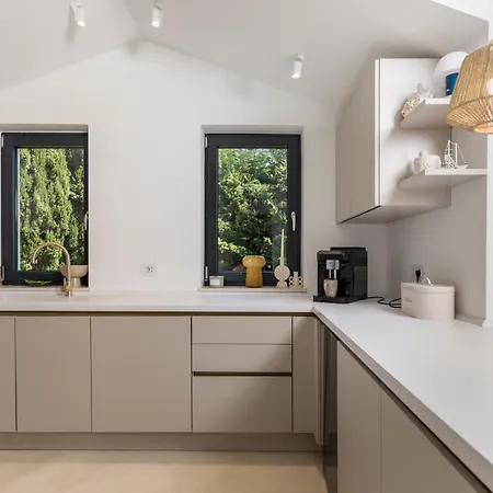 빌라 Carla House With Hot Tub And Beautiful Garden