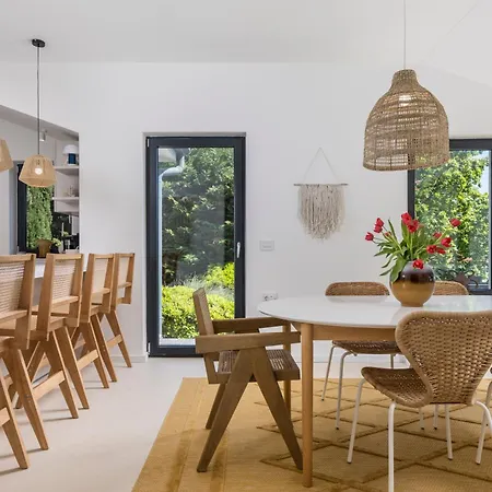 빌라 Carla House With Hot Tub And Beautiful Garden