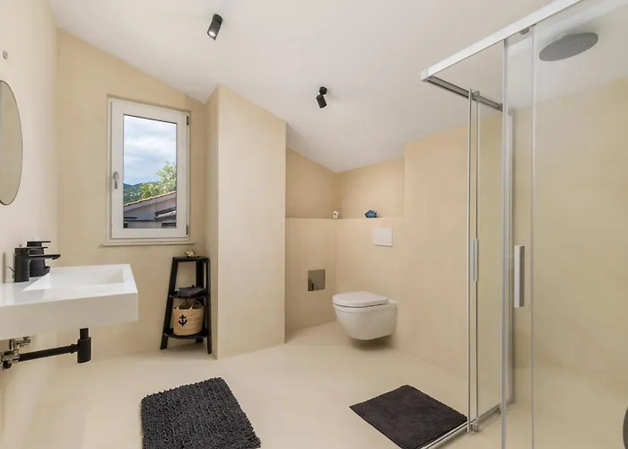 Carla House With Hot Tub And Beautiful Garden Vila *