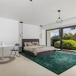 빌라 Carla House With Hot Tub And Beautiful Garden