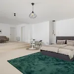 Carla House With Hot Tub And Beautiful Garden * Ičići