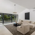 Carla House With Hot Tub And Beautiful Garden *