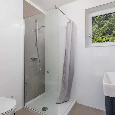 Carla House With Hot Tub And Beautiful Garden Villa *