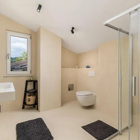 Carla House With Hot Tub And Beautiful Garden Villa *