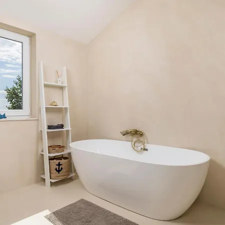 Carla House With Hot Tub And Beautiful Garden Villa *