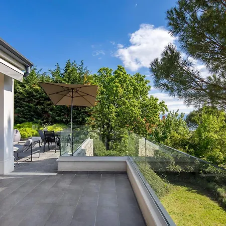 Carla House With Hot Tub And Beautiful Garden * Ičići