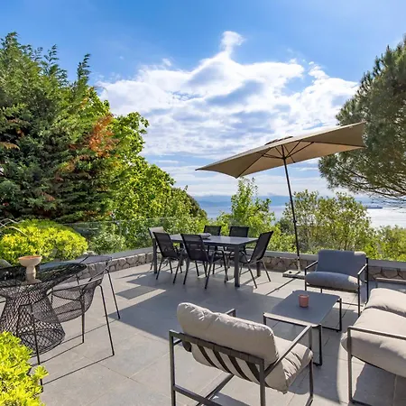 Carla House With Hot Tub And Beautiful Garden * Ičići