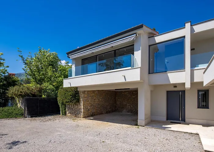 Carla House With Hot Tub And Beautiful Garden