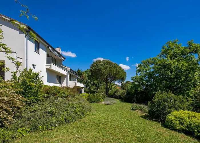Willa Carla House With Hot Tub And Beautiful Garden Ičići