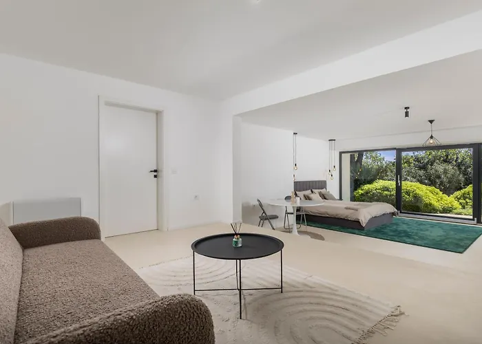 Carla House With Hot Tub And Beautiful Garden * Ičići