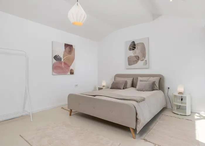 Carla House With Hot Tub And Beautiful Garden Ičići