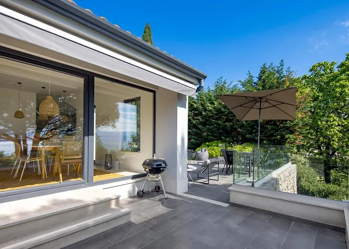 Βίλα Carla House With Hot Tub And Beautiful Garden Ičići